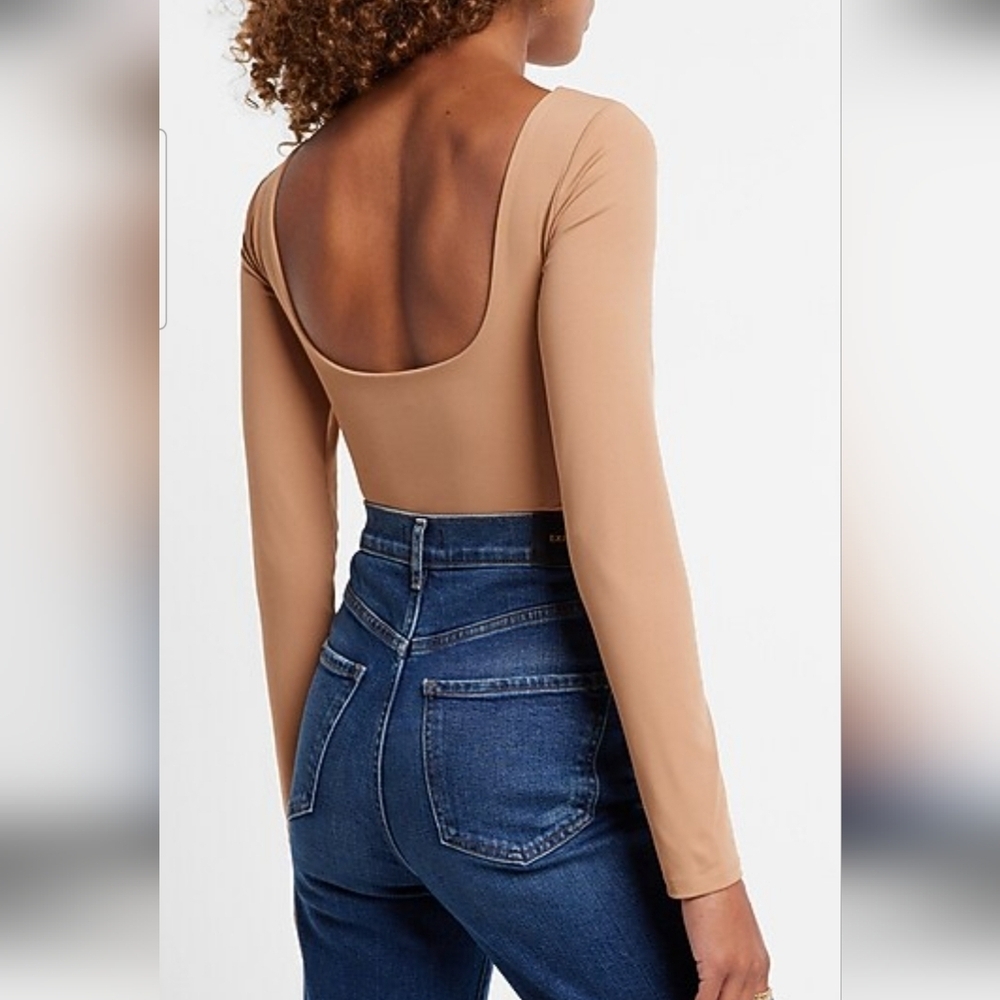 EXPRESS Body Contour High Compression Long Sleeve Scoop Back Bodysuit.Tan.XS NWT